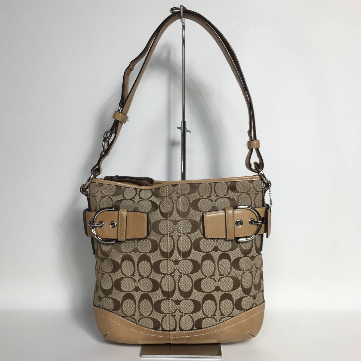 Coach Signature Shoulder Bag Authentic Pre-Owned 26x26x3cm Black Leather
