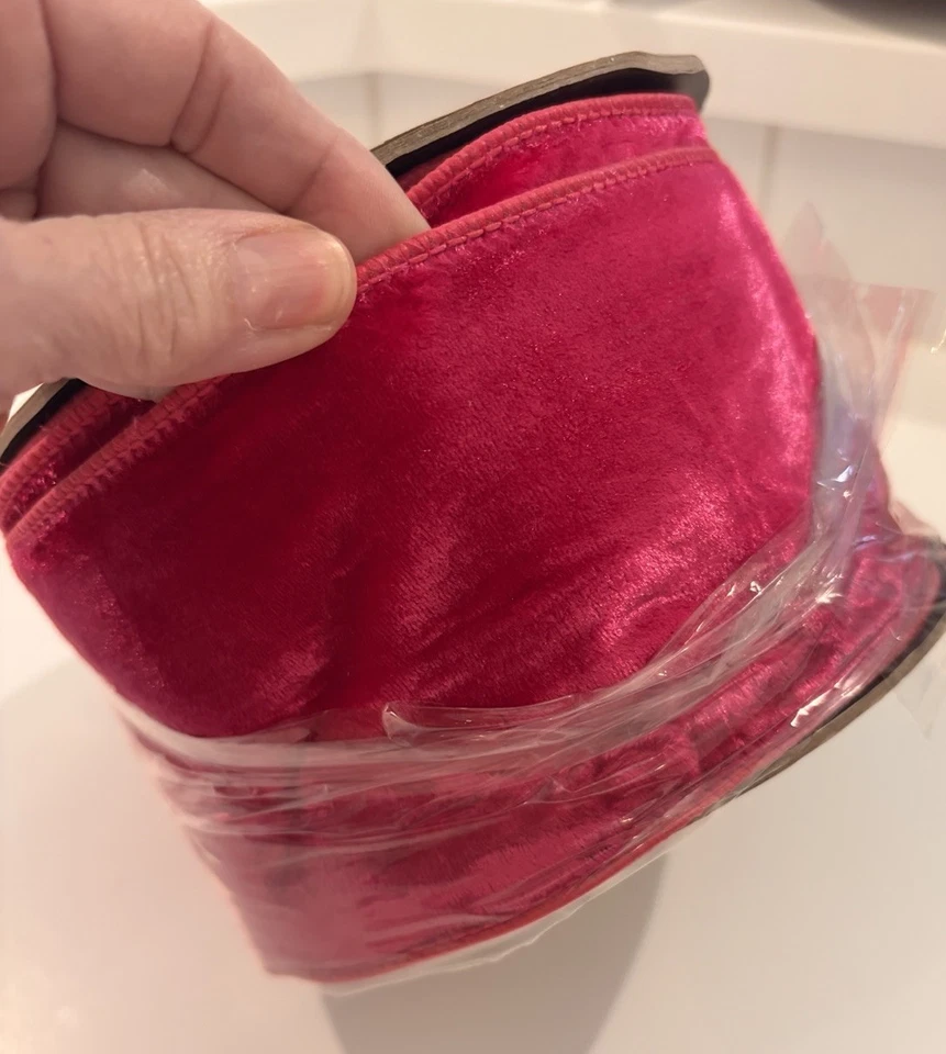 Nuevo Sellado D.Stevens Terciopelo Rosa Caliente 4" X 10 Yardas Cinta Borde Alambre Foto 3 de 4