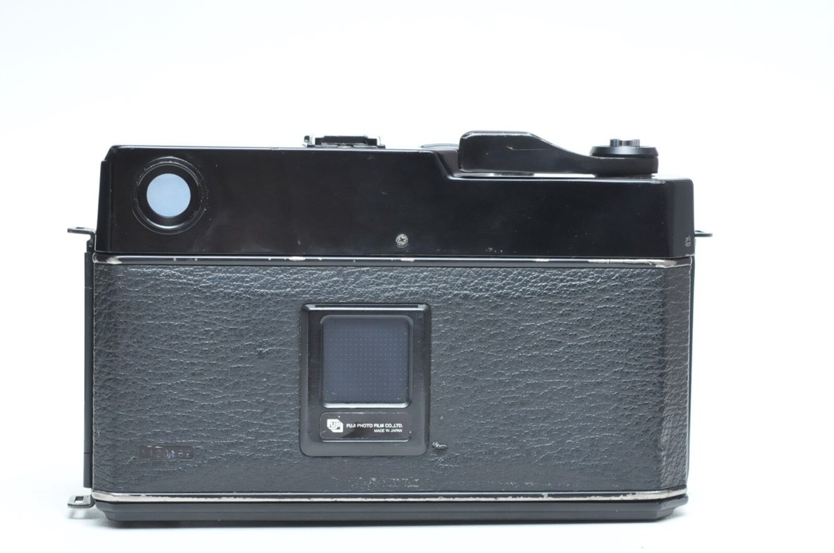 Fuji GW690 II Professional Medium Format Camera 90mm f/3.5 Fuji GW690 II Professional Medium Format Camera 90mm f/3.5
