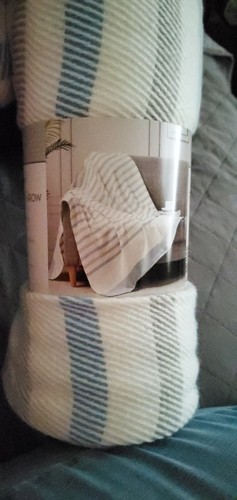 Coperta Huntington Home in finto cashmere nuova - Foto 3 di 5