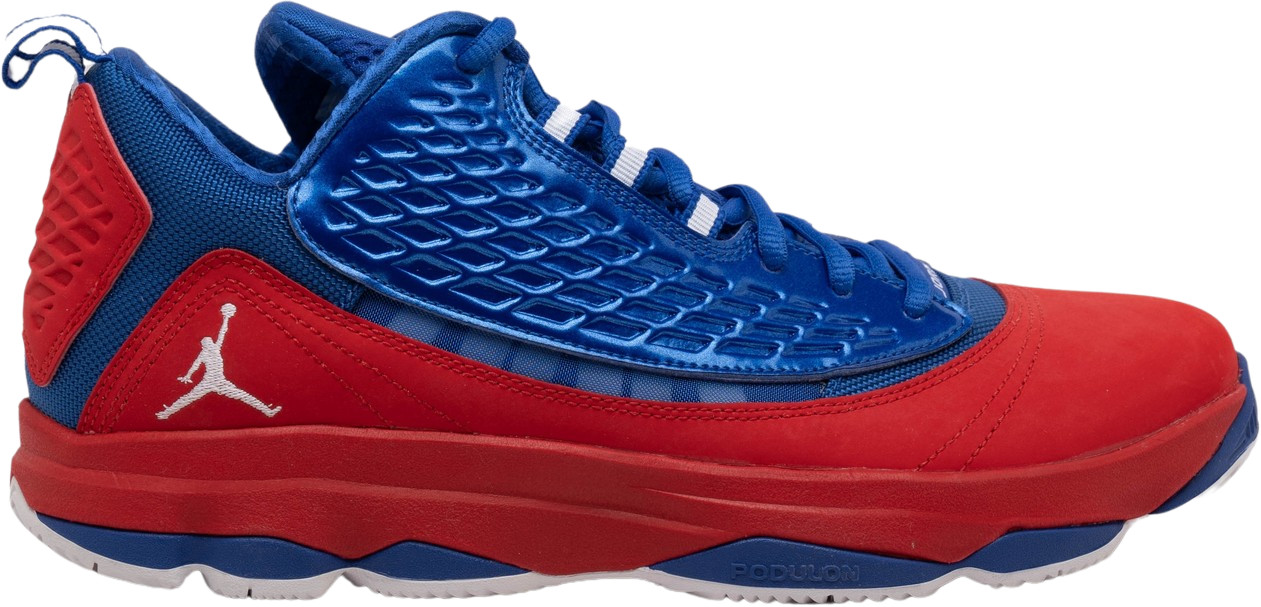 what basketball players have nike shoes