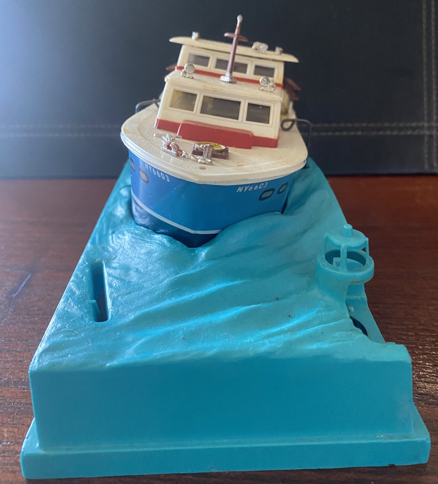 VINTAGE IDEAL BOATERIFIC KING OF THE SEA TOY BOAT 1966 in Display Case