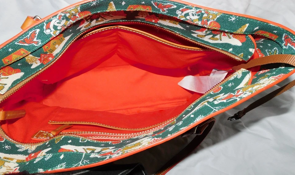 Bolso de Navidad Disney Dooney and Bourke Verde 2022 ¡PRÍSTINO! Foto 4 de 4