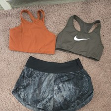 Nike Women's Swoosh 2.0 Sports Bra x2  Size M, dry fit Black Shorts RUNNING set