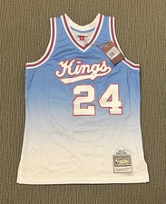 Mitchell & Ness Sacramento Kings Reggie Theus Men’s Fadeaway Swingman Jersey M
