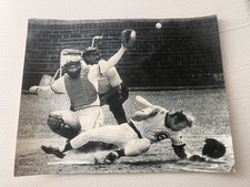 Ron Santo Vintage Photo With Autograph