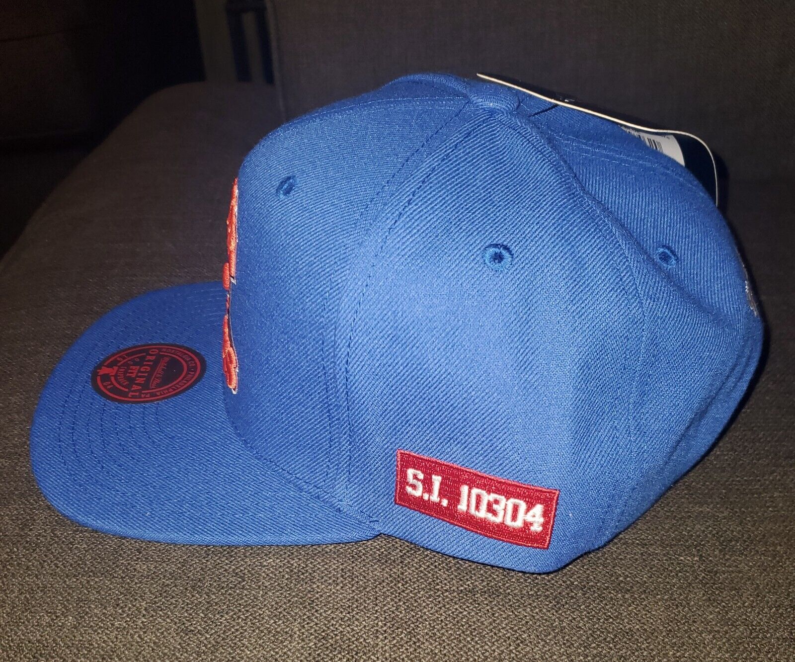 New York Knicks Big Apple Zig Zag Snapback Hat