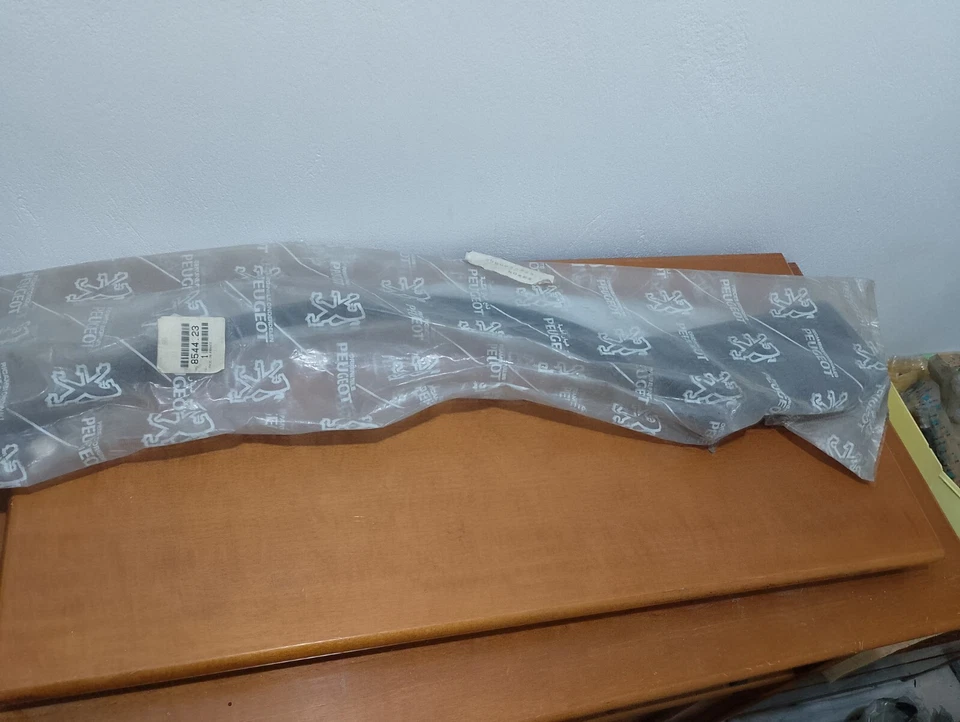 peugeot 405 Mi16 S/H NSF ARCH MOULDING genuine 8544.23 NOS - Image 3 of 4