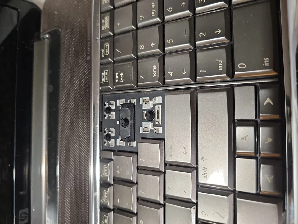 HP PAVILLION dv7-1260us. PARTS OR REPAIR. 17” SCREEN. - Image 3 of 4