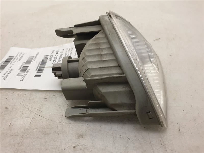 MONTAJE DE LUZ DE ESTACIONAMIENTO DELANTERA LADO CONDUCTOR TOYOTA PRIUS C 12-14 Foto 2 de 4