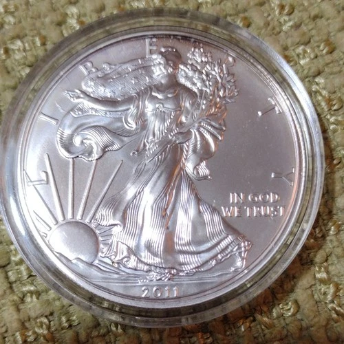 U.S. Mint American Eagle 2011 1 oz .999 Fine Silver Coin High Relief