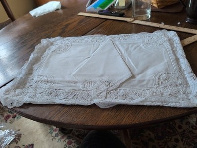 New Vtg. 8 Pc Set ~White 100 Cotton Hand Made Lace,  4 Placemats Plus 4 Napkins