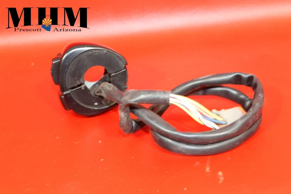 2003 HARLEY-DAVIDSON SOFTAIL DEUCE FXSTD LEFT HANDLEBAR HORN SIGNAL HI/LO SWITCH - Image 2 of 4