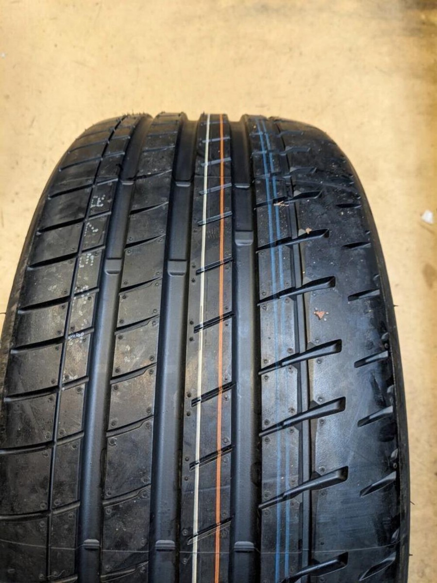 BRIDGESTONE POTENZA S007 P 255 40 20 101Y XL TIRE 007024 CQ1 BRIDGESTONE POTENZA S007 P 255 40 20 101Y XL TIRE 007024 CQ1
