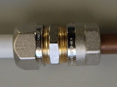 Kupfer-Verbundrohr-Kupplung m.Klemmverschr. 15mm CU auf 14/16/17/20x2mm Verb