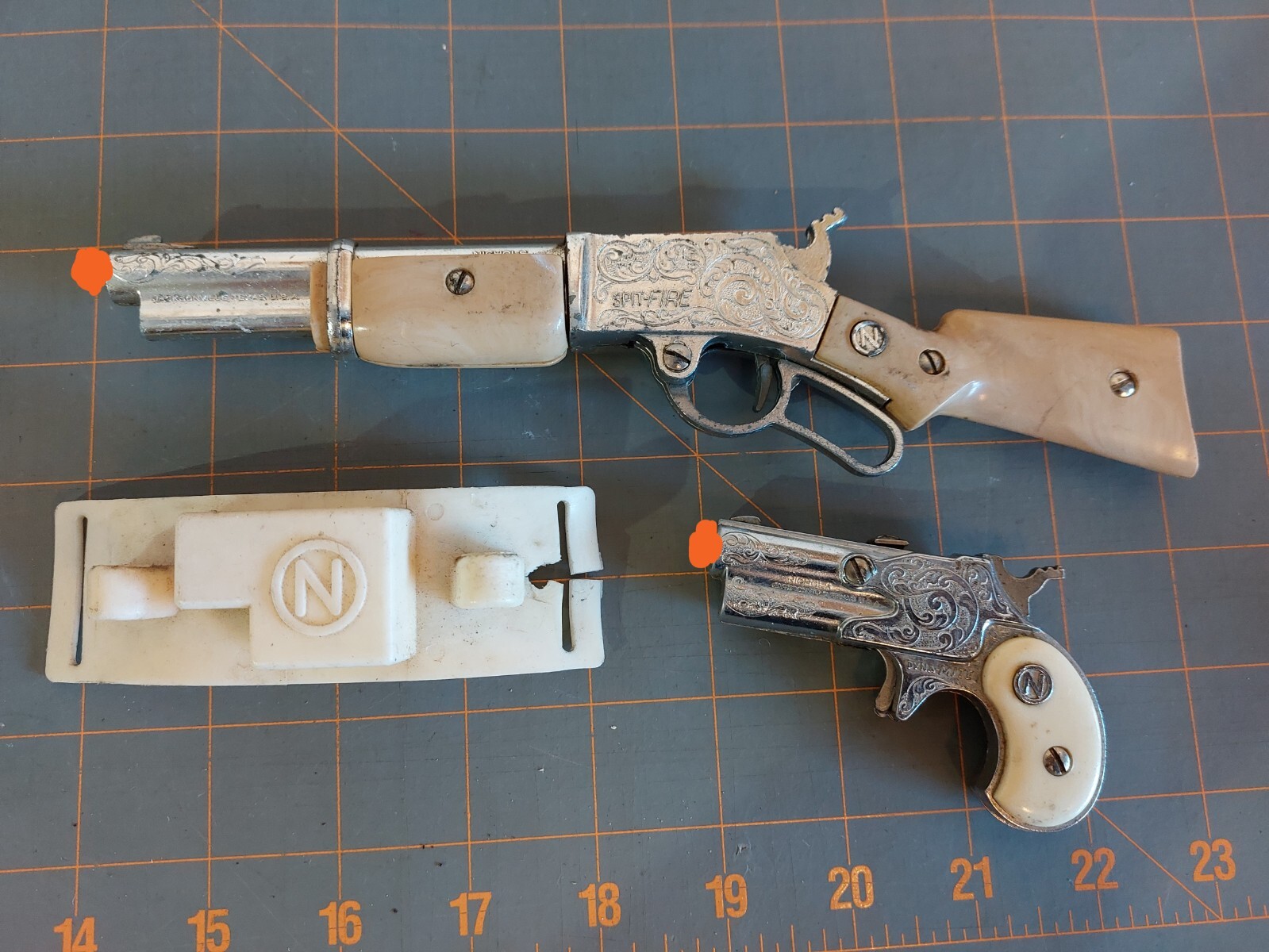 Vintage NICHOLS SpitFire CAP GUN Lever Action Rifle + Derringer