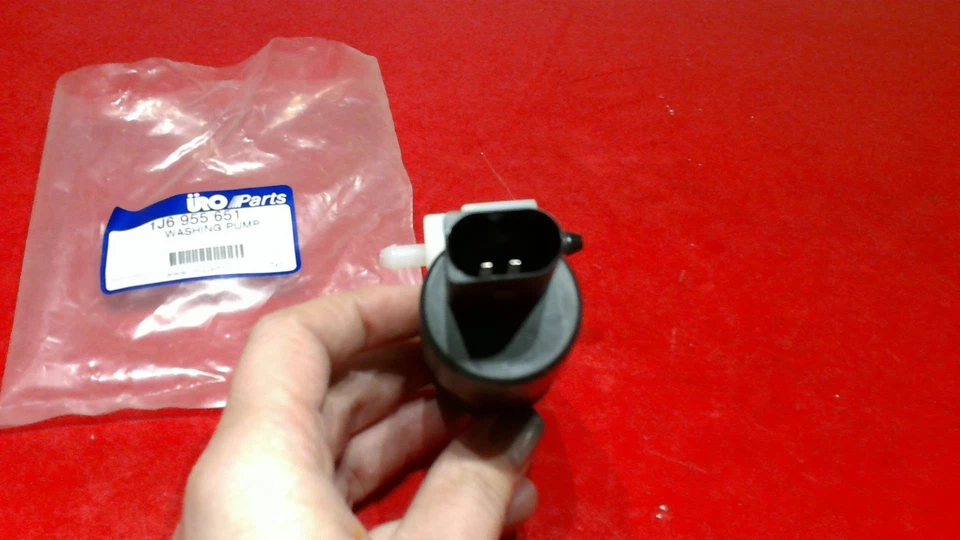 Bomba lavadora parabrisas AUDI VW A4 A6 Q5 Q7 GTI GOLF JETTA PASSAT URO 1J6955651 Foto 3 de 4