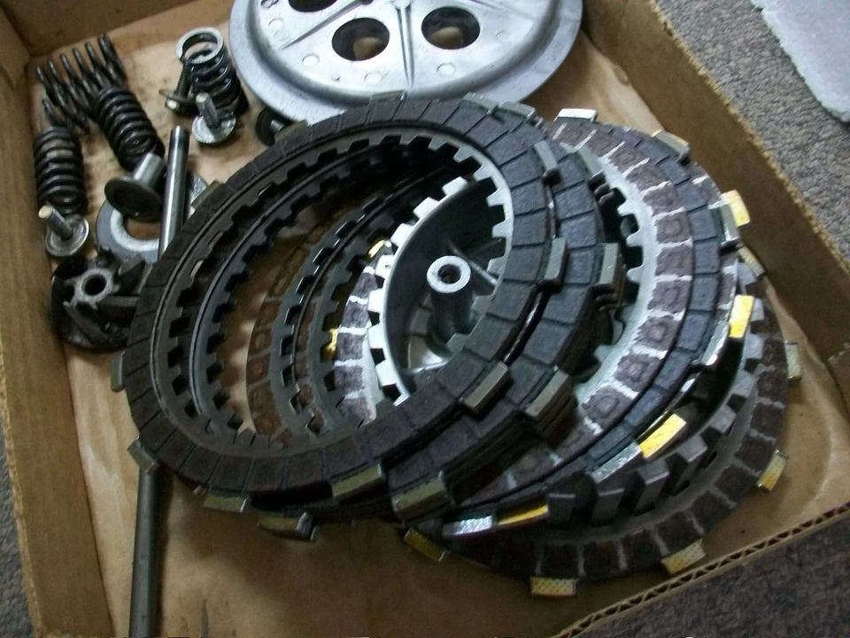 1982 Honda CR250 CR250R Elsinore Clutch Parts Push Rod Water Pump Impeller Foto 3 de 4