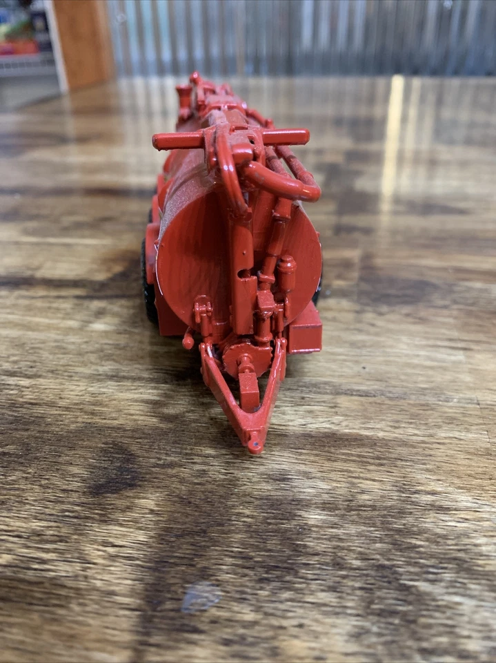 1/64 Custom Nuhn Electra Steer 7350 Manure Tank Farm Toy - Image 2 of 4