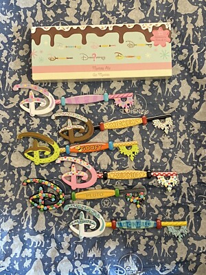 Disney Mickey Mouse and Friends Foodie Series Collectible Key Set