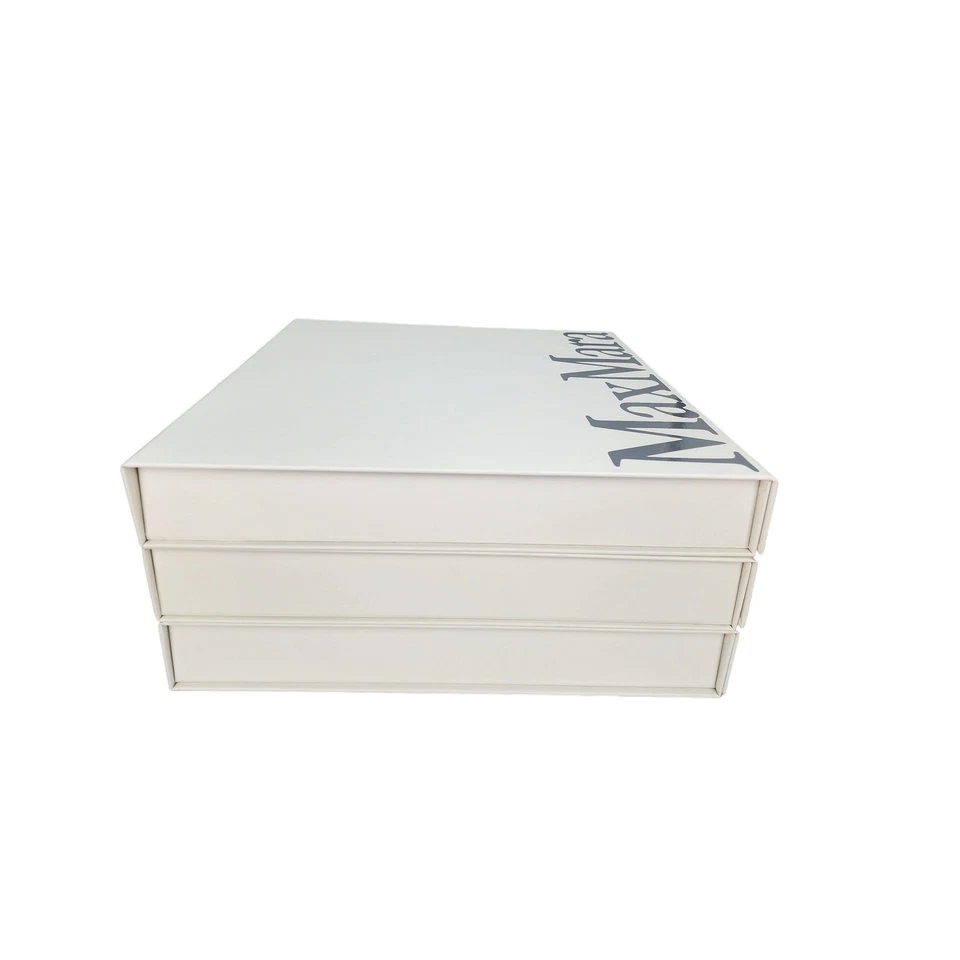 Max Mara Caja 16 x 16 x2 Lote de 3 Usados en Excelente Condición Plus MaxMara Logo Papel de seda Caja al por menor Foto 2 de 4