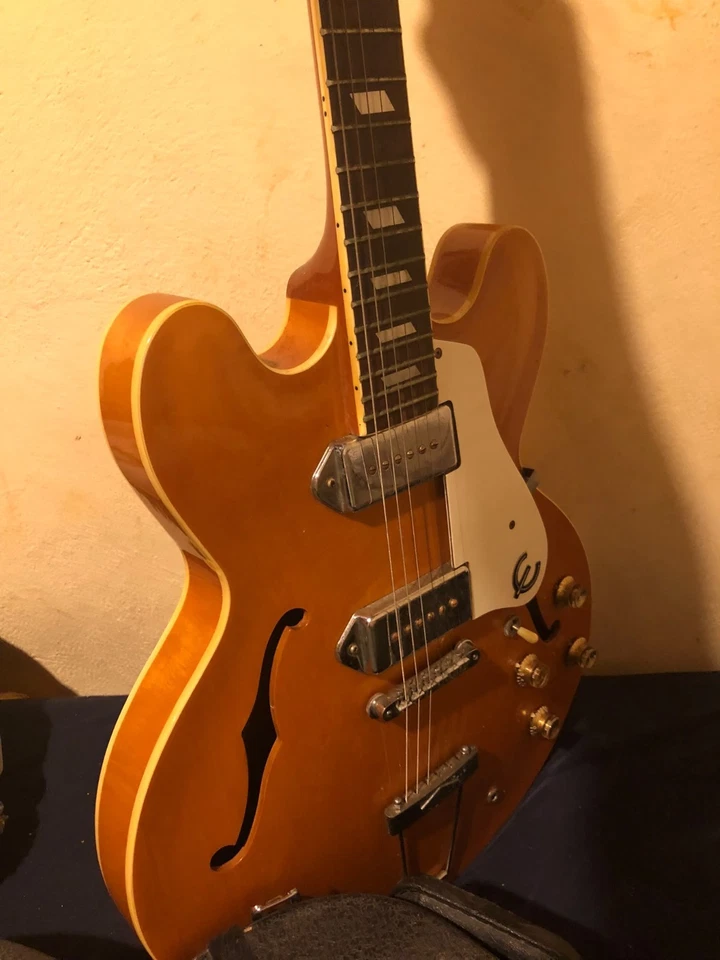 Epiphone Casino, foto 2 de 4