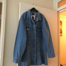 Women Boohoo Blue Denim dress, New with Tags, Size 16 but fit 14