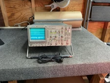 Tektronix 2246 100MHz Oscilloscope Laboratory Benchtop Portable Testing Unit