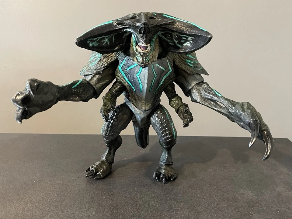 Pacific Rim Kaiju Scunner Ultra Deluxe Action Figure Neca - See Description - Image 3 of 4