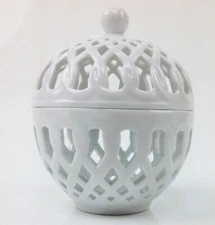 Basic Porcelana Home Essential Pierced Box , Covered  Candy bowl 5" White