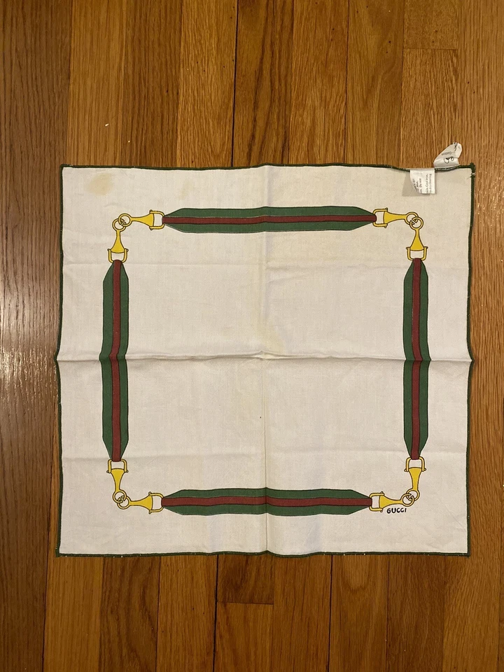 Juego de 2 servilletas vintage GUCCI patrón de mordida de caballo verde rojo dorado blanco 16x16 Italia - Imagen 3 de 4