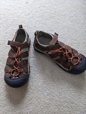 Euc Boys Youth Keen Waterproof Sandals Sz 4