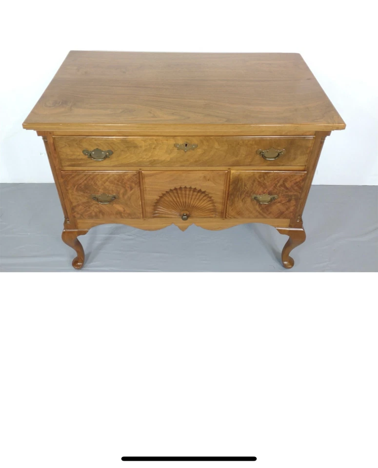 Antiguo banco hecho nogal bajo niño tocador hecho a mano burl nogal reina Ana Foto 3 de 4