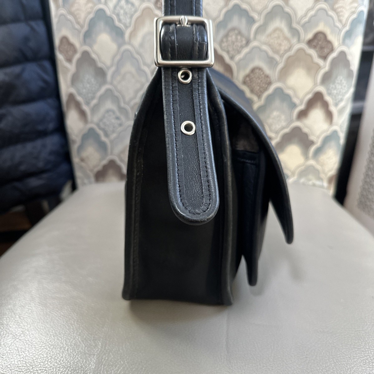 バッグ COACH Vintage Leather Black Shoulder Bag Coach Vintage Legacy Rambler Crossbody Shoulder Bag Satchel 9061