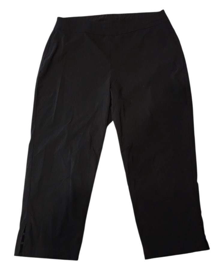 Women's size 14 black cropped stretchy pull-on pants made by BeMe