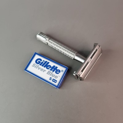 Gillette Safety Razor Super Speed Flair Tip DE F-2 1960 w/Blades
