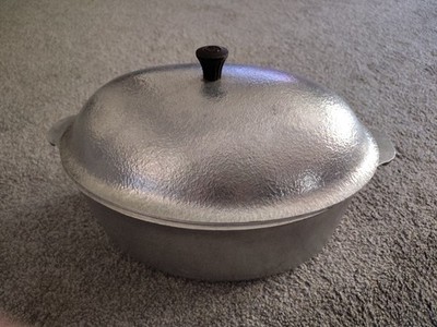 Hammered Club Aluminum Hammercraft Cookware. 15in. Oval