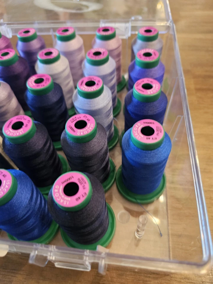 Isacord Embroidery Thread Set Lot Of 29 Multi Color 1000m With Case Purple Blue - Image 4 of 4