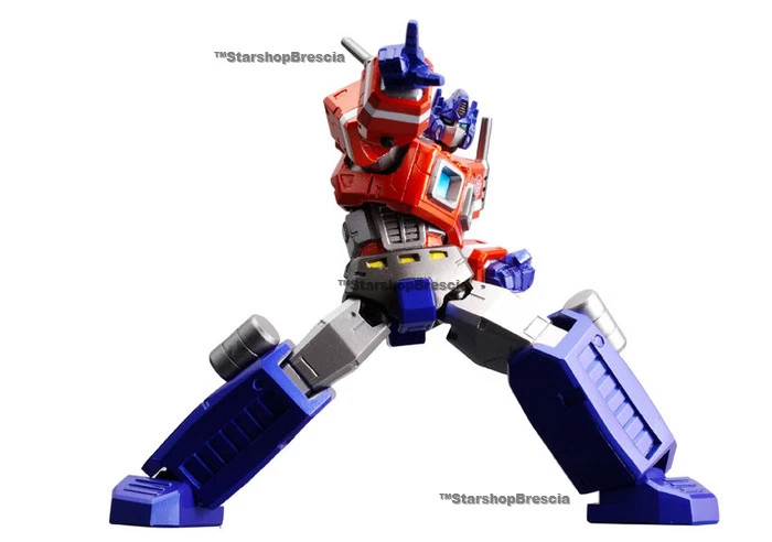 TRANSFORMERS - Legacy Revoltech N.008 Optimus Prime Action Figure Kaiyodo - Immagine 2 di 4