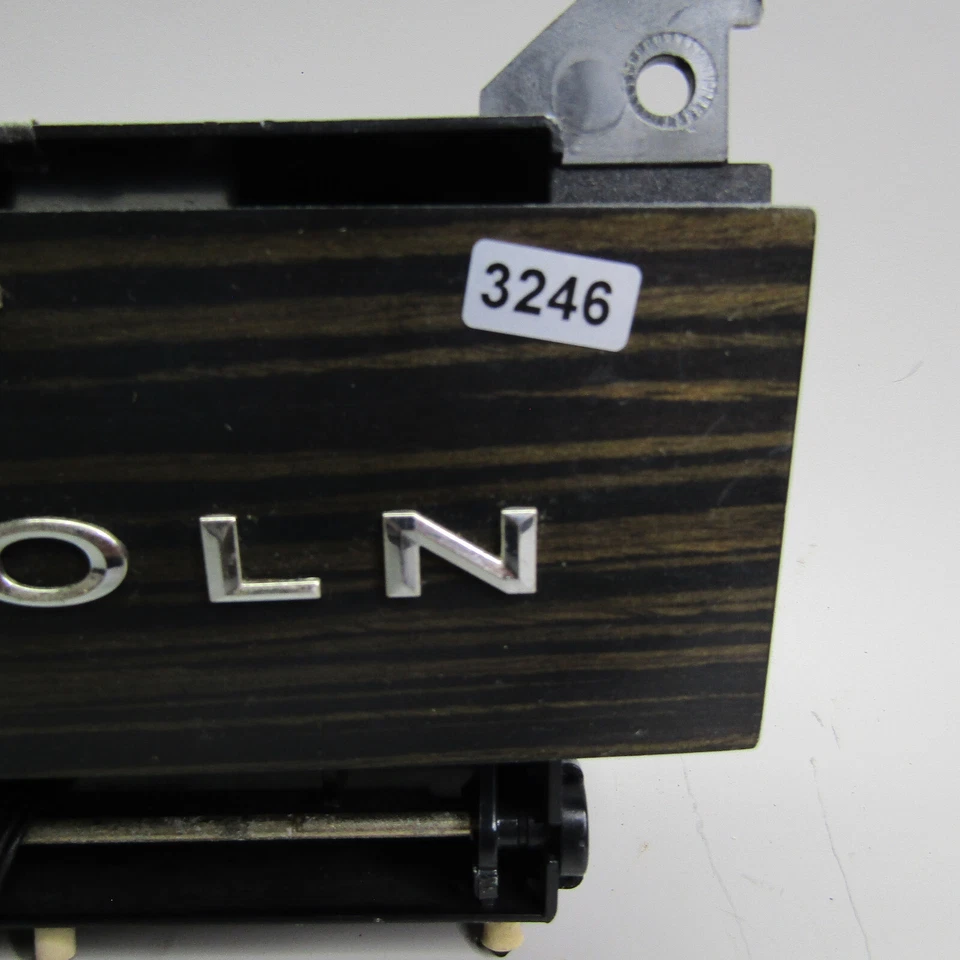 2006 2007 年 2008 年林肯 Mark LT 木纹烟灰缸仪表板硬币存储托盘箱原始设备制造商 — 第 2/4 张图片