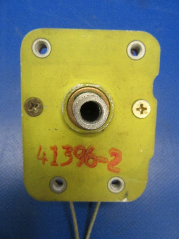 Piper Navajo Screw Assy Aileron Trim P/N 41396-002 (0419-240) - Image 3 of 4