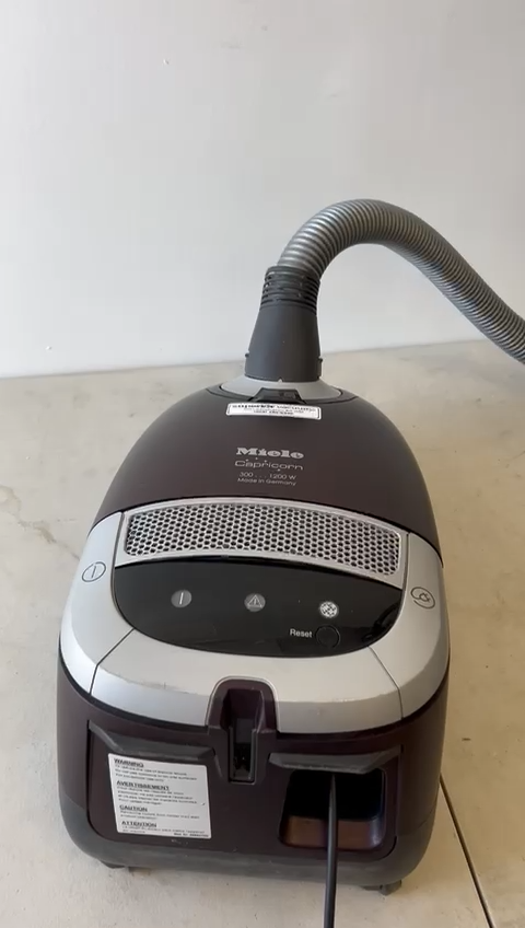Miele Capricorn Canister Vacuum Cleaner S5981 – Tested & Serviced