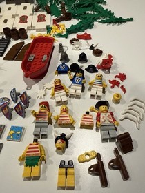 LEGO Pirates Castle Islanders vintage Pieces Lot Rock Island Mini Figs