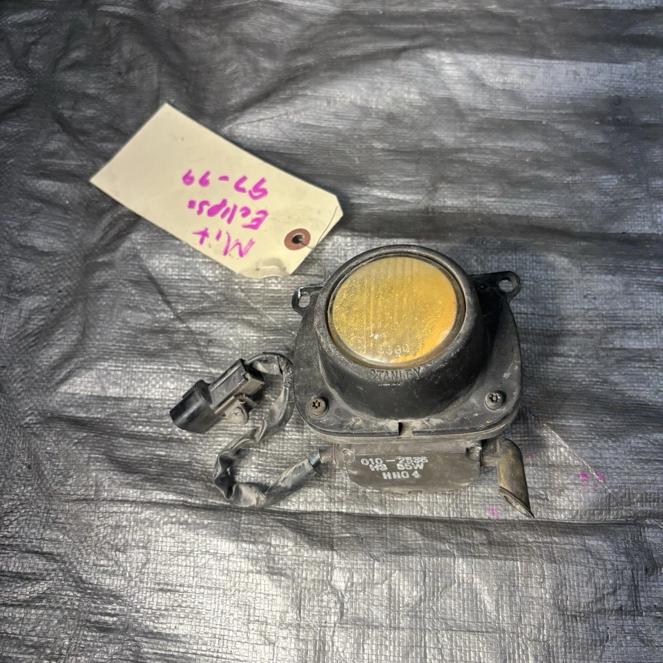 PARAGOLPES DELANTERO MITSUBISHI ECLIPSE 1997-1999 LUZ ANTINIEBLA OEM Foto 2 de 4