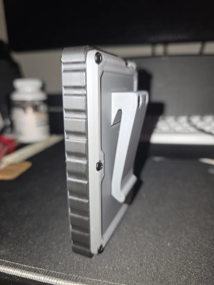 iPod Classic 5th,6th & 7th Gen Case w/Belt Clip Version - Image 2 of 4