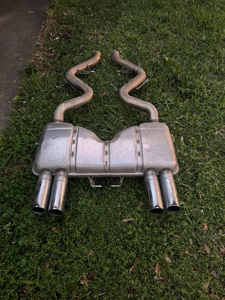 E92 BMW M3 Catback Exhaust System E92 4.0 - Image 2 of 4