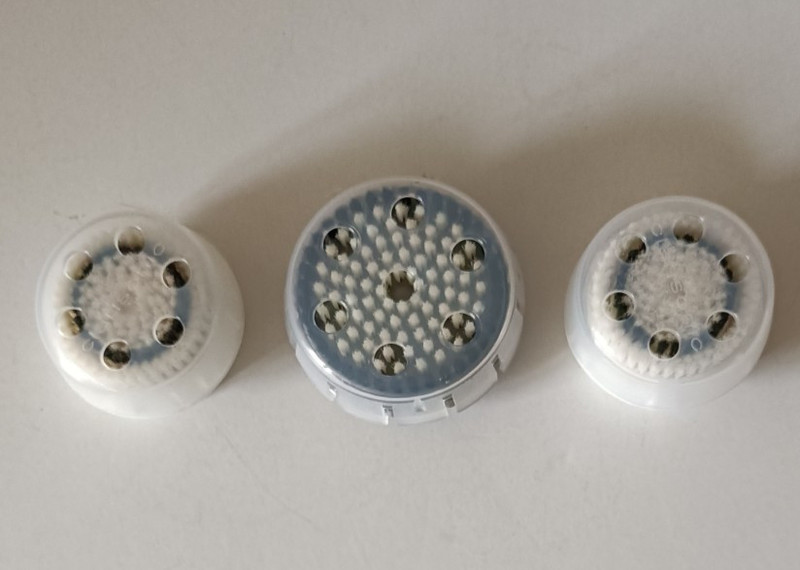 CLARISONIC PLUS SONIC CLEANSING SYSTEM 3 BRUSH HEADS PLUS EXTENSION HANDLE - NEW