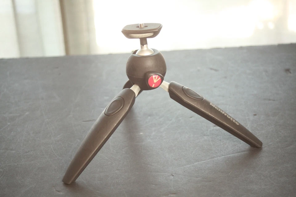 Manfrotto MTPIXIEVO-BK - PIXI EVO Mini-Stativ mit 2 Segmenten, schwarz - Bild 2 von 4