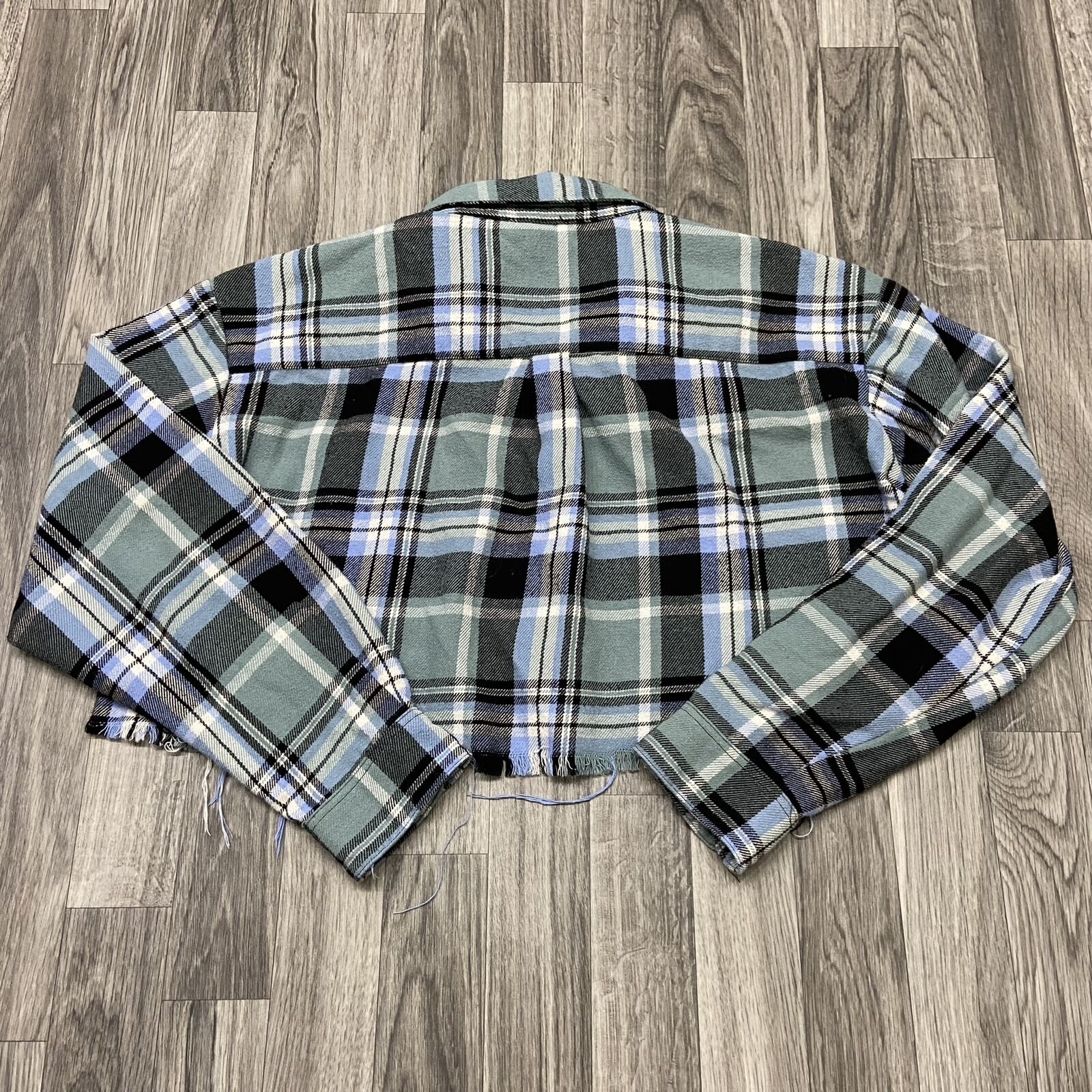 FOREVER 21 Collared Button Down Grey Plaid Croppe… - image 5