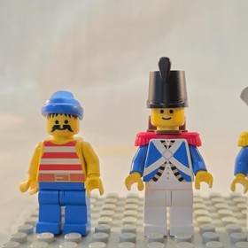 Lego 1989 Pirates Minifigure Lot Minfigs 6251 Captain Pirates Treasure Parrot